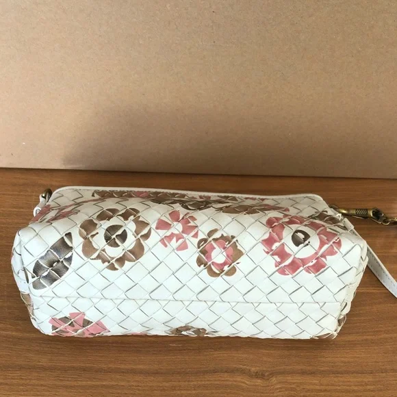 Bottega Veneta mini pochette bag - Picture 3 of 13